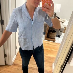 Everlane Light Blue Short Sleeve Button-Up Shirt